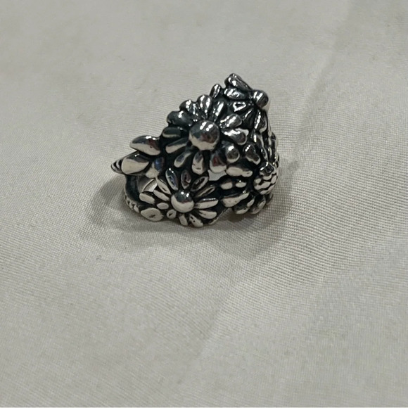 James Avery Retired Flower Mound Dome Ring .925 Sterling Silver Size 5 - Picture 5 of 15